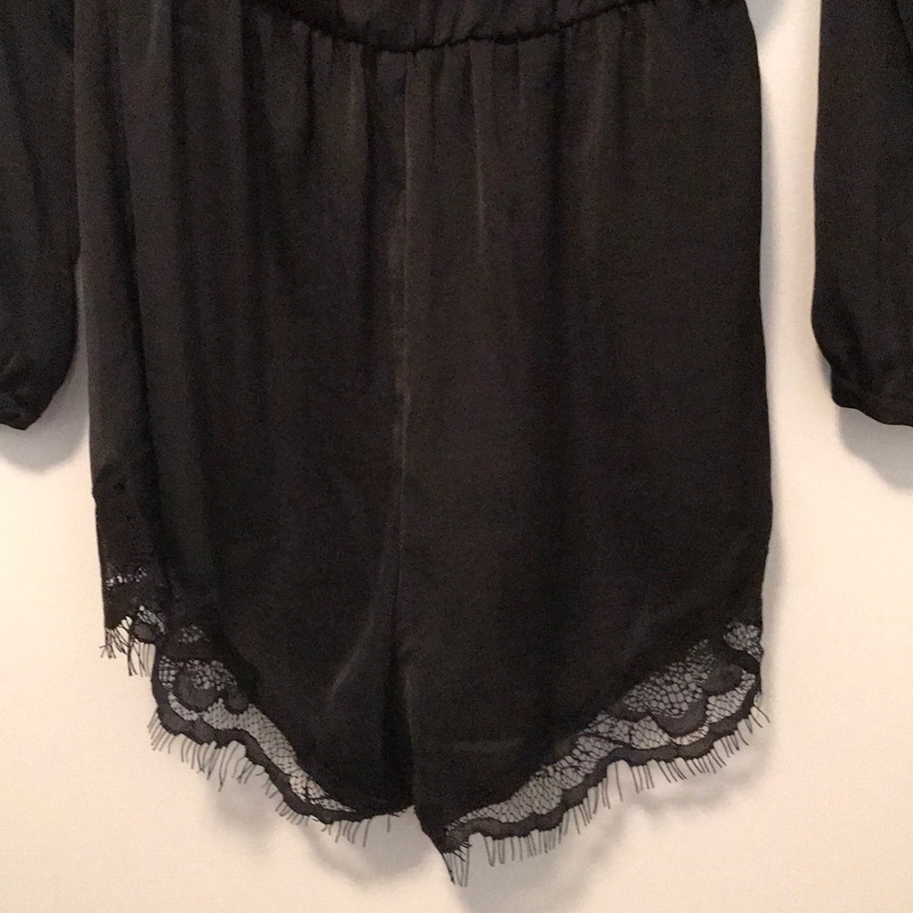 Guess Romper size small - Picture 7 of 8